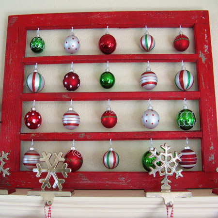 HOME DZINE Craft Ideas | Window frame festive display