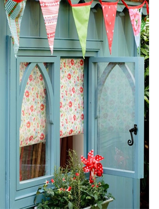 HOME DZINE Garden | A garden shed, hut or wendy house as a 