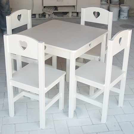 kiddies wooden table and chairs