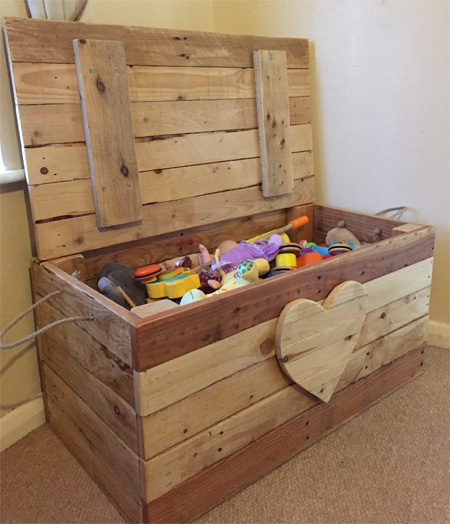 HOME DZINE Home DIY Toy Box made from Pallet Wood