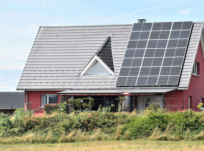 Exploring the Advantages of Using Solar Power in Your Modern Bungalow House