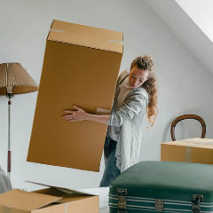 is it better to hire professional movers