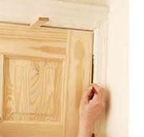 How to hang an interior door